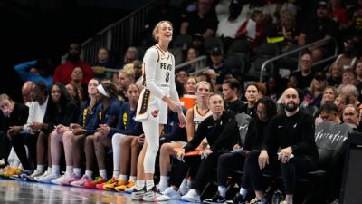WNBA: Security wrong to ask fans to cover shirts' transgender messaging - ESPN