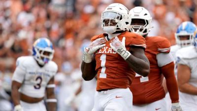 Texas puts 4 on preseason AP All-America team; SEC with 14 - ESPN