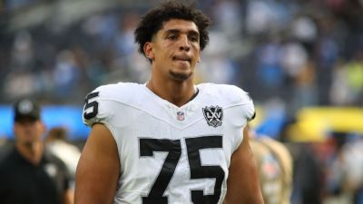 Three-time Pro Bowl guard Andrus Peat announces NFL retirement - ESPN - espn.com - Instagram