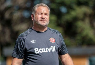 Chatham Town beat Three Bridges 3-1 at the Bauvill Stadium with goals from Bradley Stevenson, Ollie Evans and Ben Allen – Kevin Hake’s men take on Whitehawk this Saturday