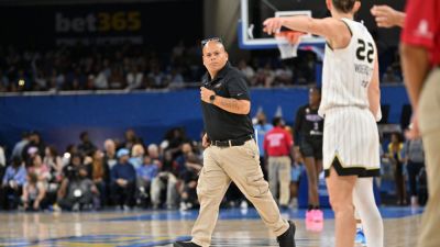 Sex toys thrown onto court during Sky's game vs. Valkyries - ESPN