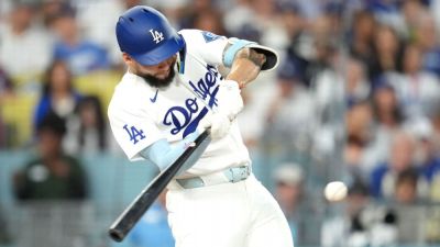 Dodgers' Pages fractures hand; 'not season-ending,' Roberts says - ESPN