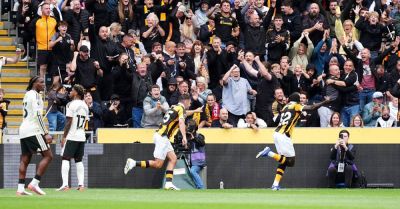 Hull start season in sensational style with shock victory over Manchester United