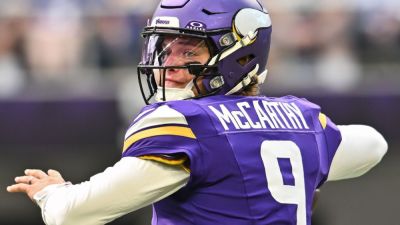 McCarthy plays 18 snaps, gets 'banged up' in Vikings' loss - ESPN