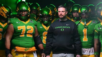 Oregon coach Dan Lanning lays out multiple reasons why NFL players returning to college football is 'unfair'