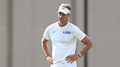 LSU's Lane Kiffin defends pursuit of NFL players returning to college - ESPN