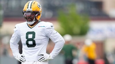 Packers star RB Josh Jacobs charged with two misdemeanors - ESPN