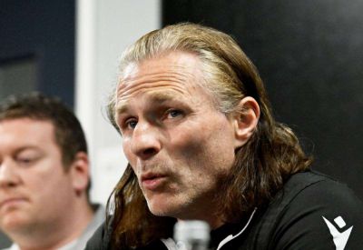 Gareth Ainsworth - Robbie Mackenzie - Luke Cawdell - Liam Gordon - Sam Gale - Andy Smith - Medway Sport - Gillingham expected to complete a deal for a new defensive recruit soon as manager Gareth Ainsworth targets a centre-half - kentonline.co.uk - county Chesterfield - county Smith