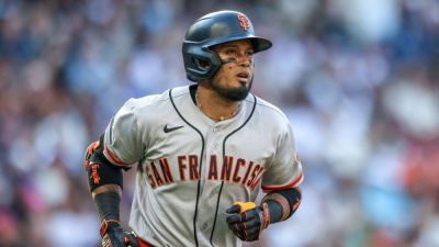 Sources: Giants trading 3-time batting champ Arraez to Phillies - ESPN