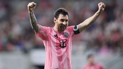 Lionel Messi scores 4 goals as Inter Miami hit 7 in record win - ESPN