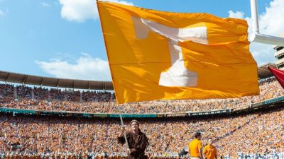 Josh Heupel - Volunteers to honor late Dolly Parton with helmet decal - ESPN - espn.com - state Tennessee