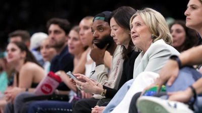 Sabrina Ionescu - Hillary Clinton appears mesmerized by WNBA team's dancing elephant mascot - foxnews.com - New York