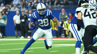 Jonathan Taylor agrees to 2-year, $44M extension with Colts - ESPN
