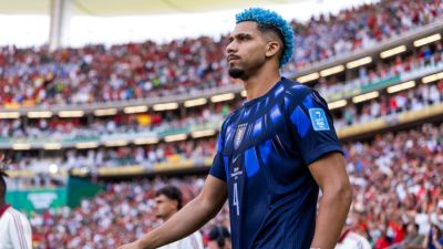 Sources: Liverpool set to sign Barcelona's Ronald Araújo on loan - ESPN