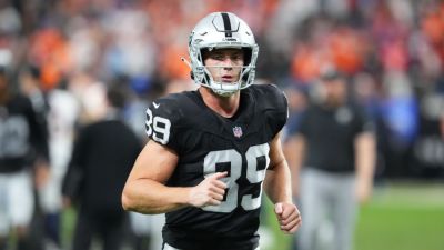 Sources: Brock Bowers (knee) to miss at least Raiders' opener - ESPN