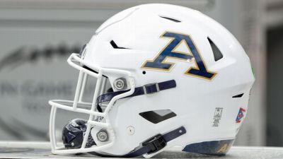Akron 'OC For A Day' contest winner sees drive end in fumble - ESPN