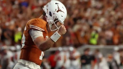 Texas rises to No. 1 in AP Top 25; Ohio State, Oregon tumble - ESPN