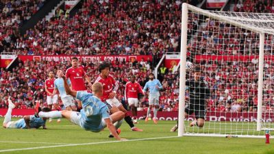 Premier League referees' body apologizes to Man United after derby offside controversy - ESPN