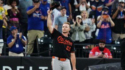 Orioles' Pete Alonso greeted warmly in return to Citi Field - ESPN