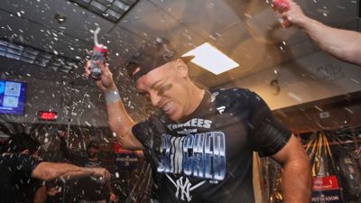 Yankees clinch record 61st postseason berth, 9th in 10 years - ESPN