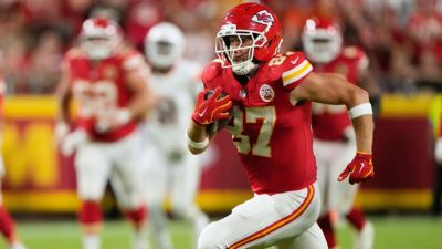 Chiefs' Travis Kelce now No. 2 among TEs in receiving yards - ESPN
