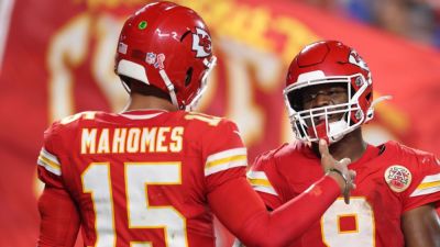 Kenneth Walker III, Patrick Mahomes lead Chiefs' win vs. Broncos - ESPN