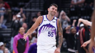 Knicks agree to deal with veteran free agent John Konchar - ESPN