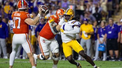 LSU's Umanmielen served court papers related to Ole Miss lawsuit - ESPN