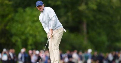 Rory McIlroy bounces back with five-under par second round at Wentworth