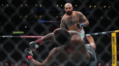 Olympic champ Steveson KO'd by Sharaf in just 12 seconds at UFC 331 - ESPN