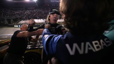 Logano wins at Bristol; Hocevar, Blaney brawl on pit road - ESPN