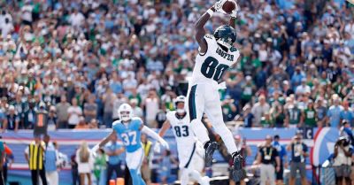 ‘I needed an IV’: shoes melt as turf temperature reaches 157F in Eagles-Titans game