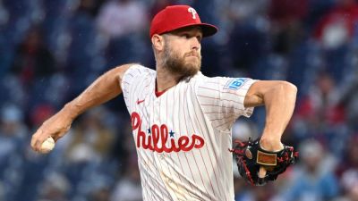 Zack Wheeler fans 7 straight to open Phillies win over Brewers - ESPN