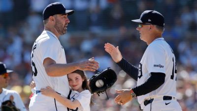 Justin Verlander - Cy Young - A.J.Hinch - Tigers' emotional Justin Verlander leaves final career start to hugs - ESPN - espn.com - county Young