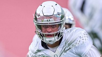 Oregon quarterback Dante Moore sustains concussion from hit at USC - ESPN