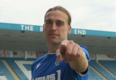 Gillingham have announced the return of popular striker Tom Eaves on a one-year deal