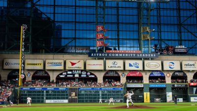 Astros frustrated by boos from sparse crowd during wild-card opener - ESPN