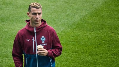 Cristiano Ronaldo leaves Portugal camp after coach says he'd be benched again - ESPN
