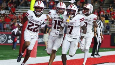 UMass ends its 16-game losing streak with 37-21 win at Rutgers - ESPN