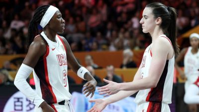 Caitlin Clark - Breanna Stewart - Paige Bueckers - Angel Reese - Clark, Howard lead U.S. rout of China in women's World Cup opener - ESPN - espn.com - Usa - China