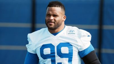 Rams plan to bring entire team to season opener, including Donald - ESPN