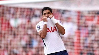 Roberto De Zerbi says wrong decisions cost Tottenham as wait for first Premier League win goes on - ESPN