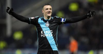Jamie Vardy returns to English football after signing deal at Burnley