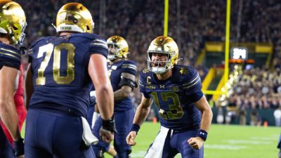 Marcus Freeman - Williams - CJ Carr, Notre Dame pull away, beat Wisconsin in opener - ESPN - espn.com - Ireland - state Wisconsin - county Green - county Bay