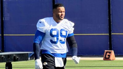 Rams' Donald won't travel to Australia; Garrett 'ready to go' - ESPN