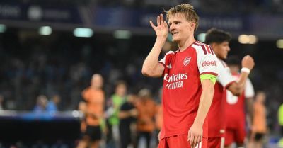 Martin Odegaard fires Arsenal to narrow win over Napoli in Naples